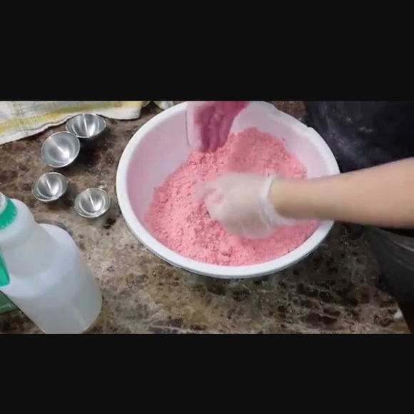 3 Vanilla Rose petals bath bomb fizzy set bombs - Picture 4 of 8